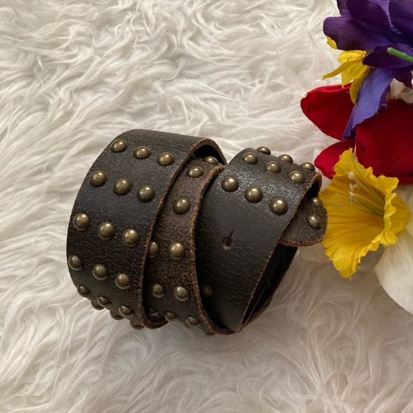 🌺Vintage studded genuine leather belt 🌺 - Picture 5 of 5